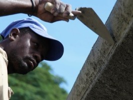 Haiti - Reconstruction : Workers better trained for more resistant buildings