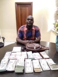 Haïti - Frontière : Un haïtien arrêté avec une importante somme d’argent américain et dominicain
