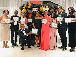 Haïti - Cuba : 10 nouveaux médecins haïtiens diplômés et une distinction historique