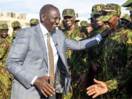 Haïti - FLASH : Le Président Ruto plaisante sur «Barbecue» avec des policiers kényans