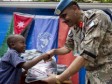 Haïti - Humanitaire : Les casques bleus Jordaniens aident les élèves haïtiens